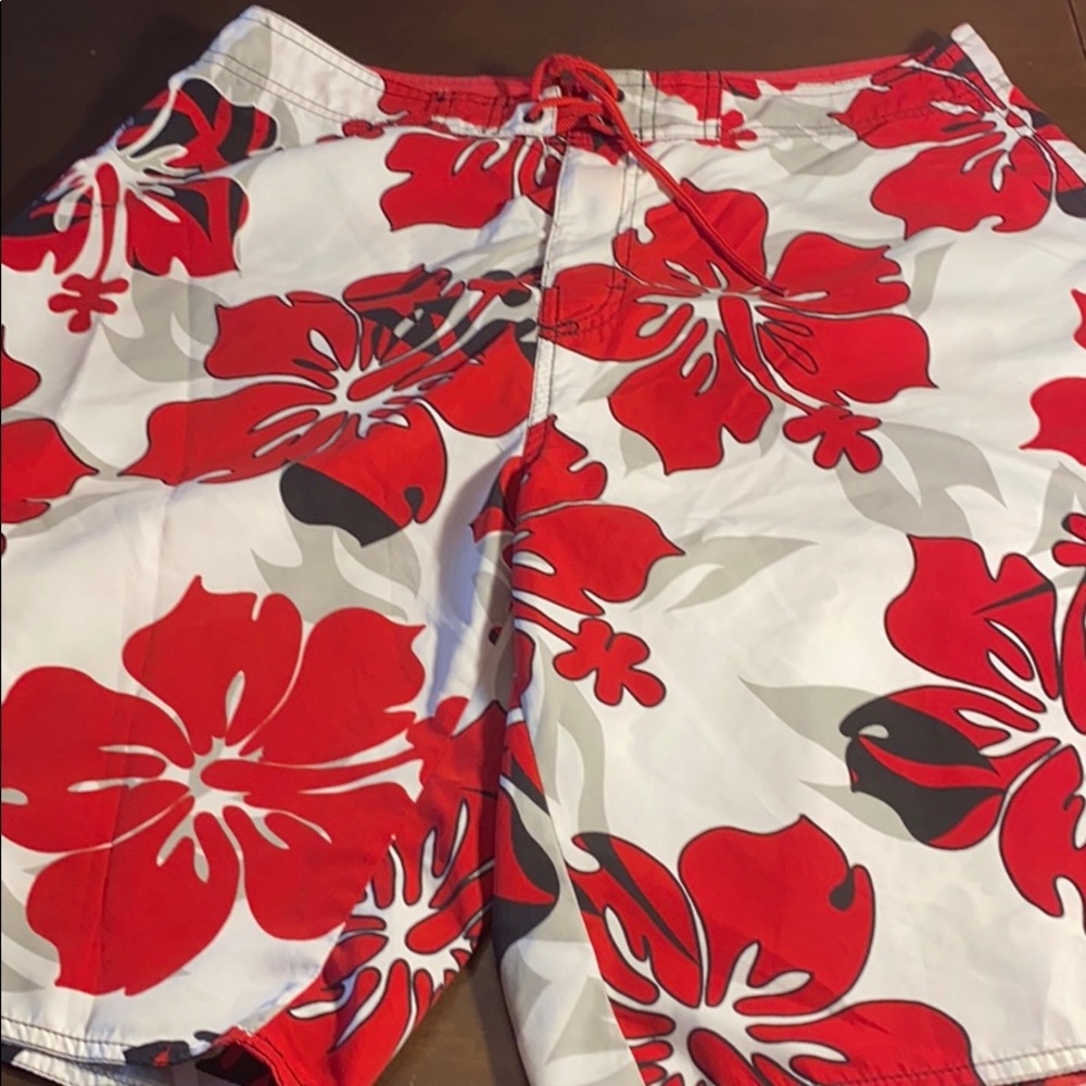 Point Zero Board Shorts. Size M